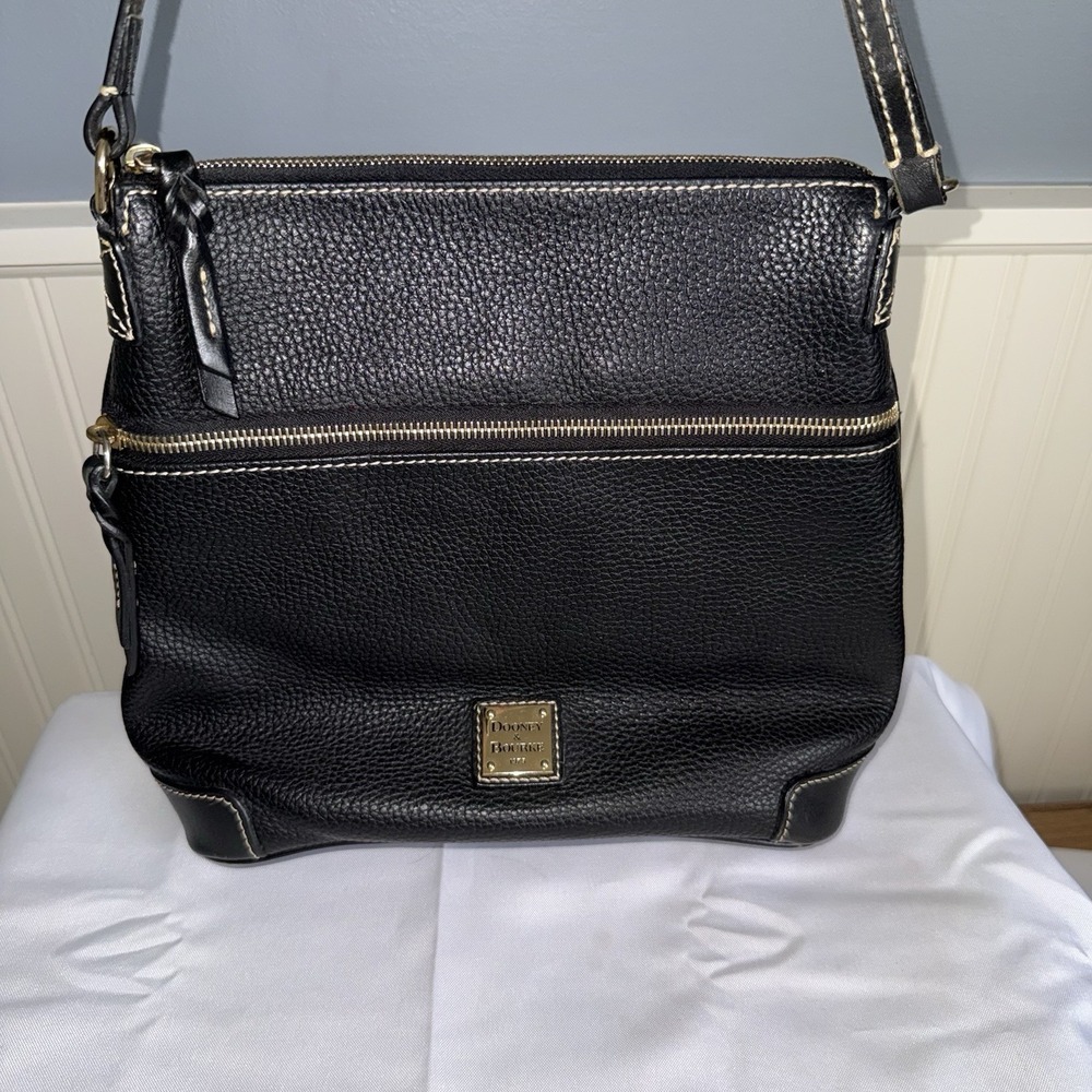 Dooney & Bourke Pebbled Leather Black Zip Top Shoulder Bag Purse Handbag